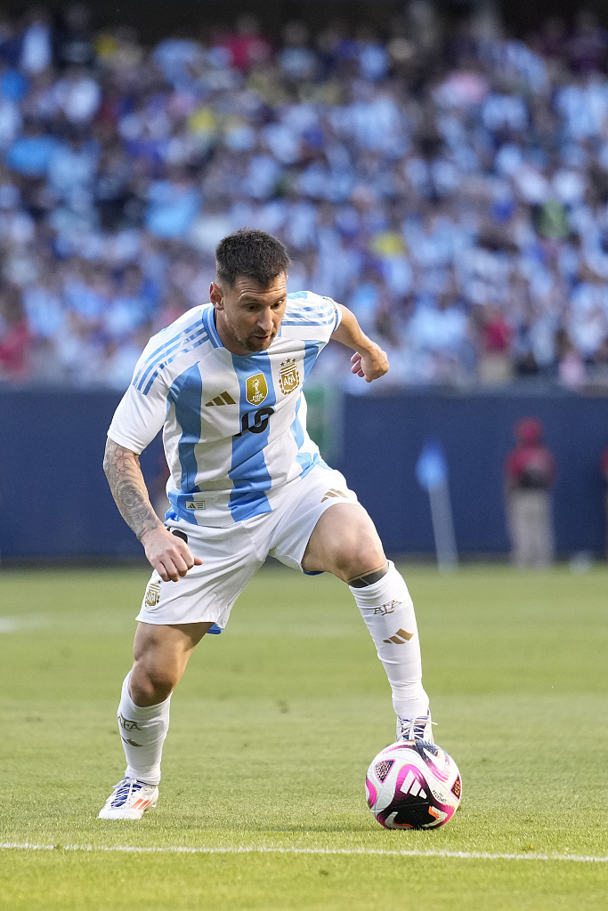 罗哥最后一次戴帽是对阵热刺，没想之后热刺就成了曼联的苦主（罗哥上次帽子戏法献给热刺，此后热刺却成了曼联克星）