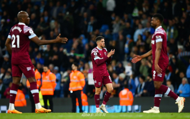 李璇：有个球队主帅最快明天官宣，下赛季应该能换个活法（李璇爆料：某队新帅最快明日官宣，下赛季或迎新气象）