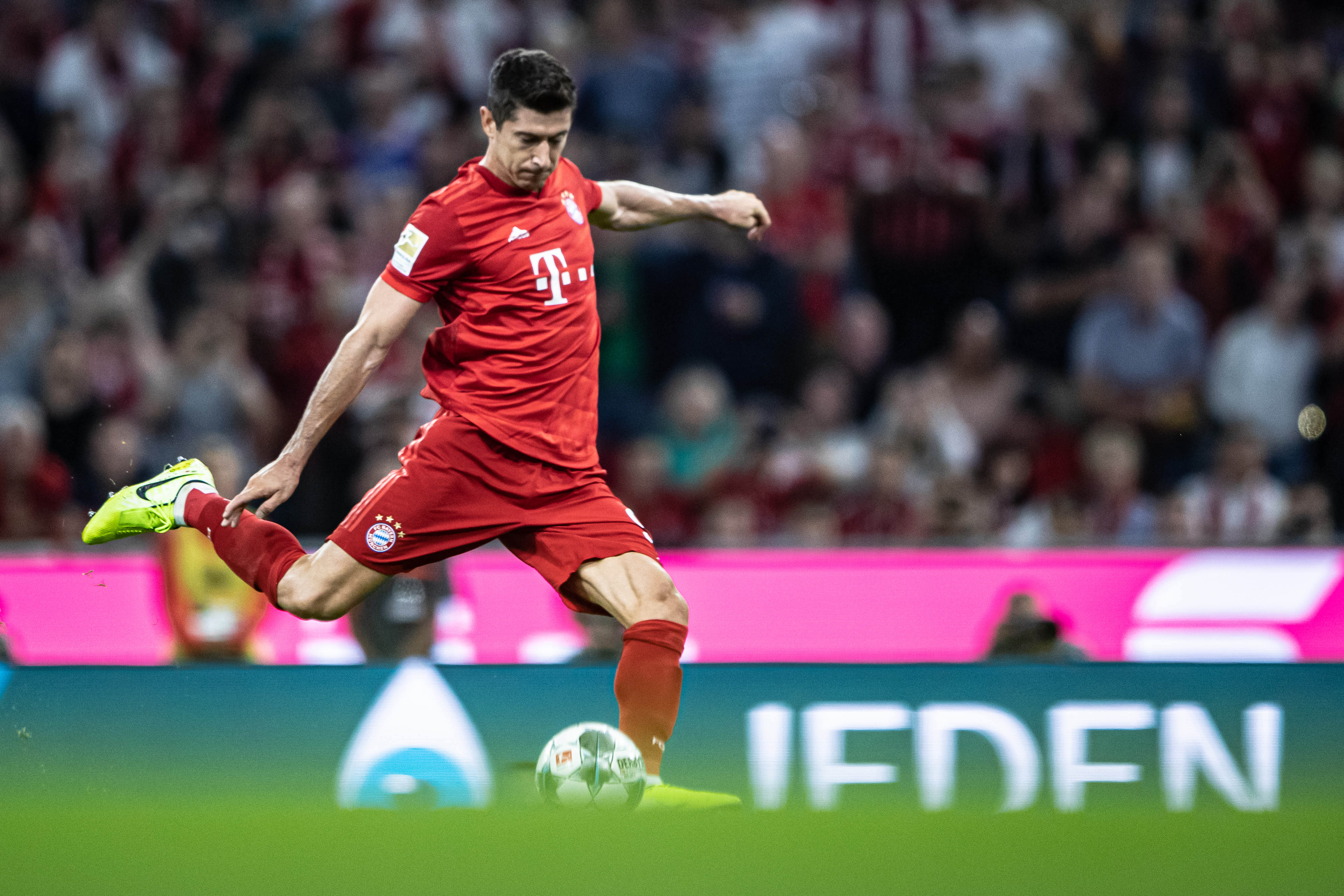 马丁内斯：C罗被罚下主要因为他太有激情；我们必须自我批评（马丁内斯称C罗染红因过于激动，球队必须进行自我反省）