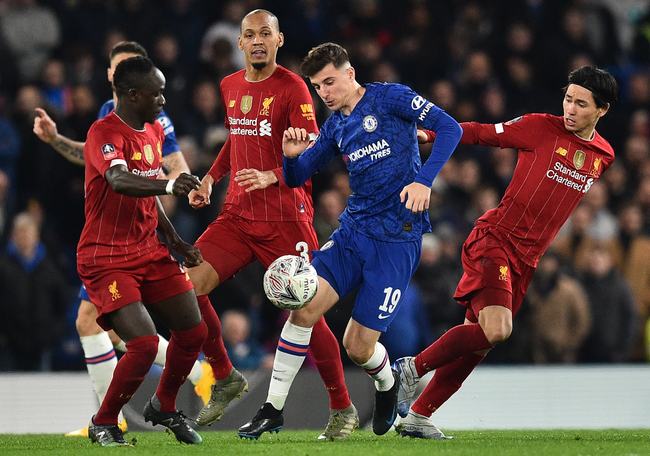 赵丽娜：走了70所学校，女孩踢球屈指可数；想让女孩踢球普及（赵丽娜：走访70所学校见踢球女孩寥寥，盼女足在女孩中普及）