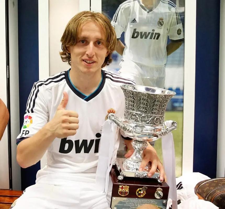 决战时刻致命失误！威金顿14中8得到23分5篮板10助攻（最后关头葬送良机！威金顿14投8中斩获23分5篮板10助攻）