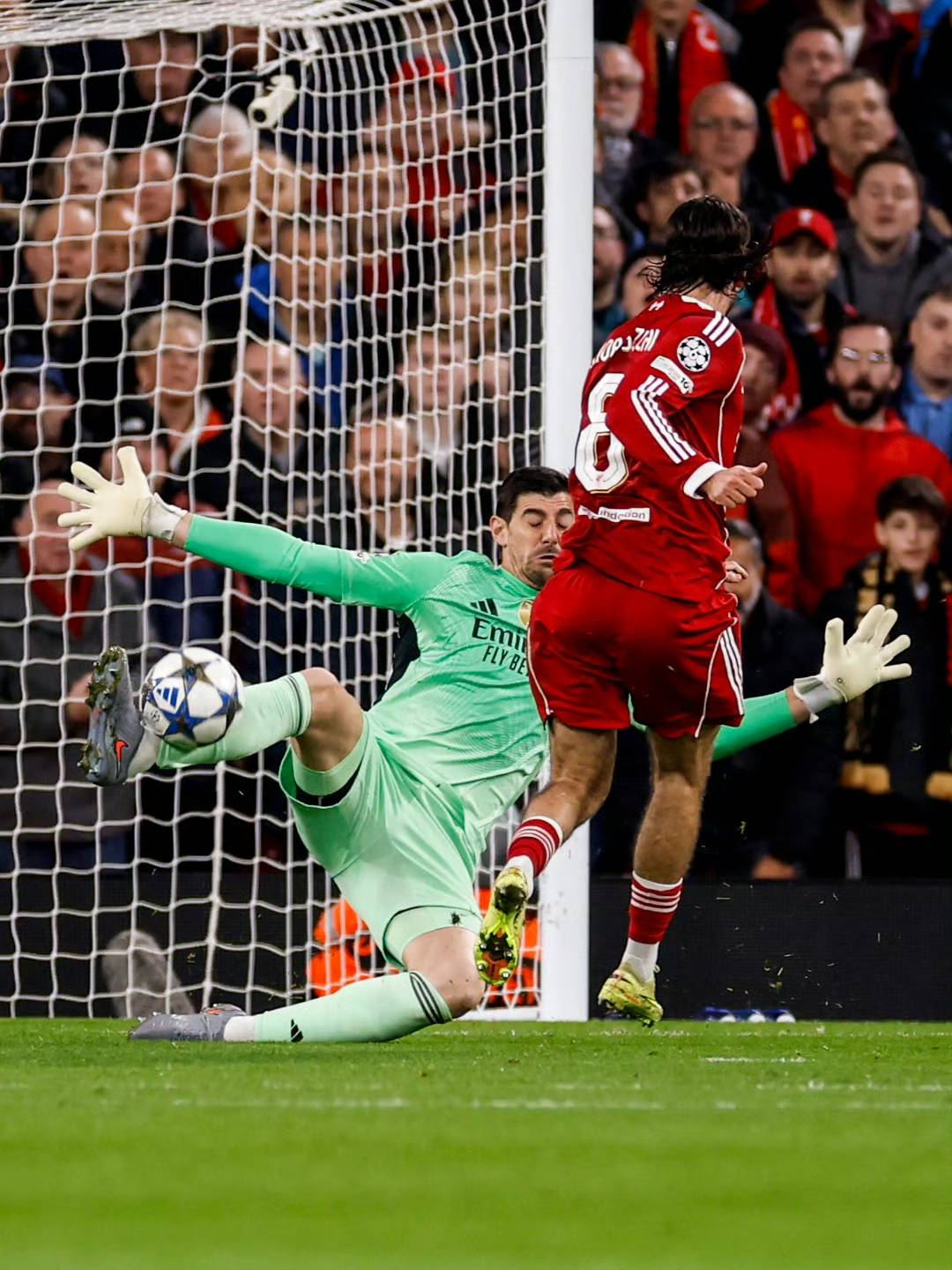 科特迪瓦主帅：我们一直在关注博尼，目前也正在和他谈征召（科特迪瓦主帅：持续关注博尼，正与其商谈征召）